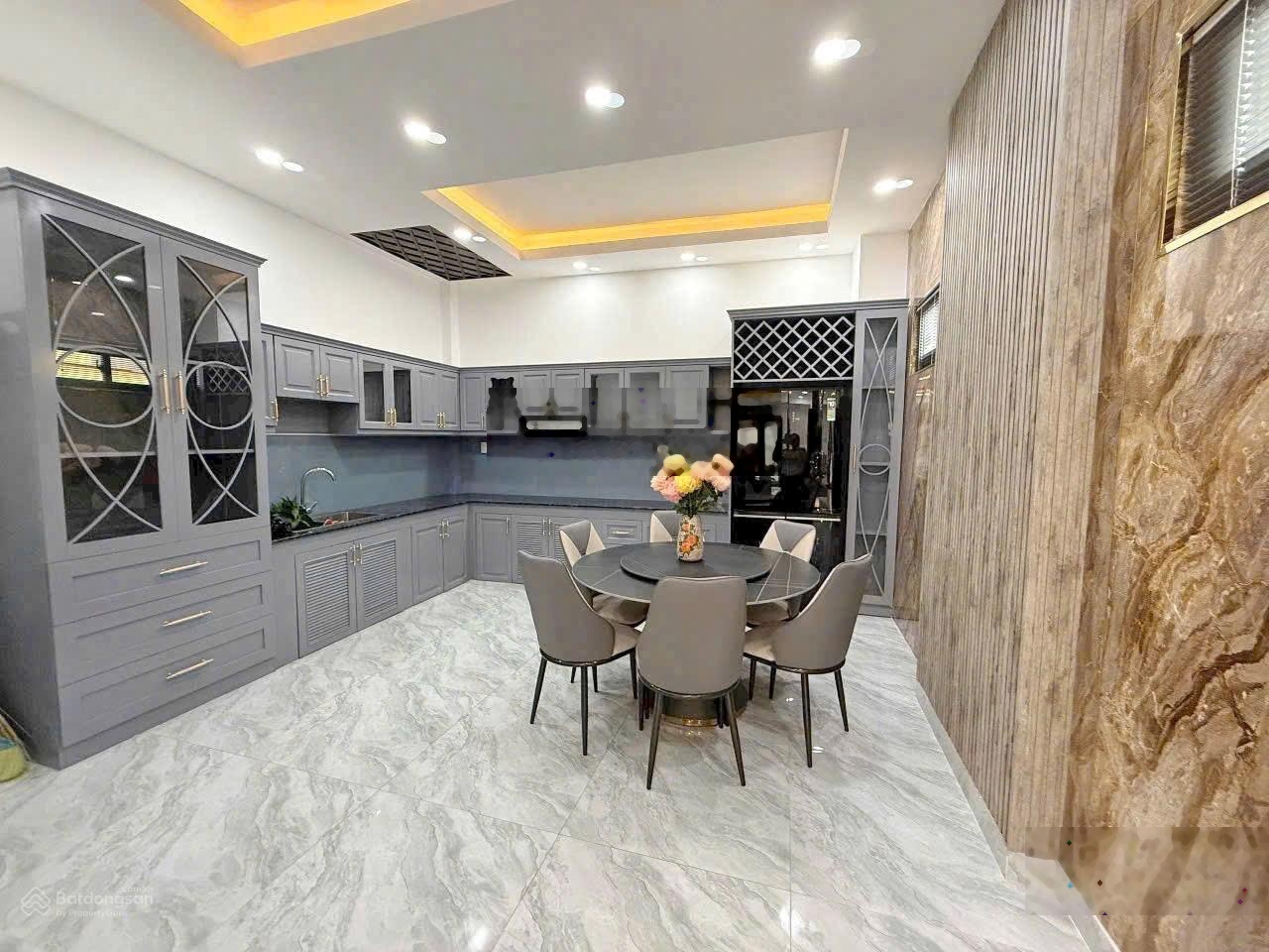 Bán nhà Tân Hưng.DT : 65m2. 4 tầng 5 phòng. Hẻm xe hơi đi lại. Cạnh bệnh viện Tân Hưng. Chỉ 6 tỷ
