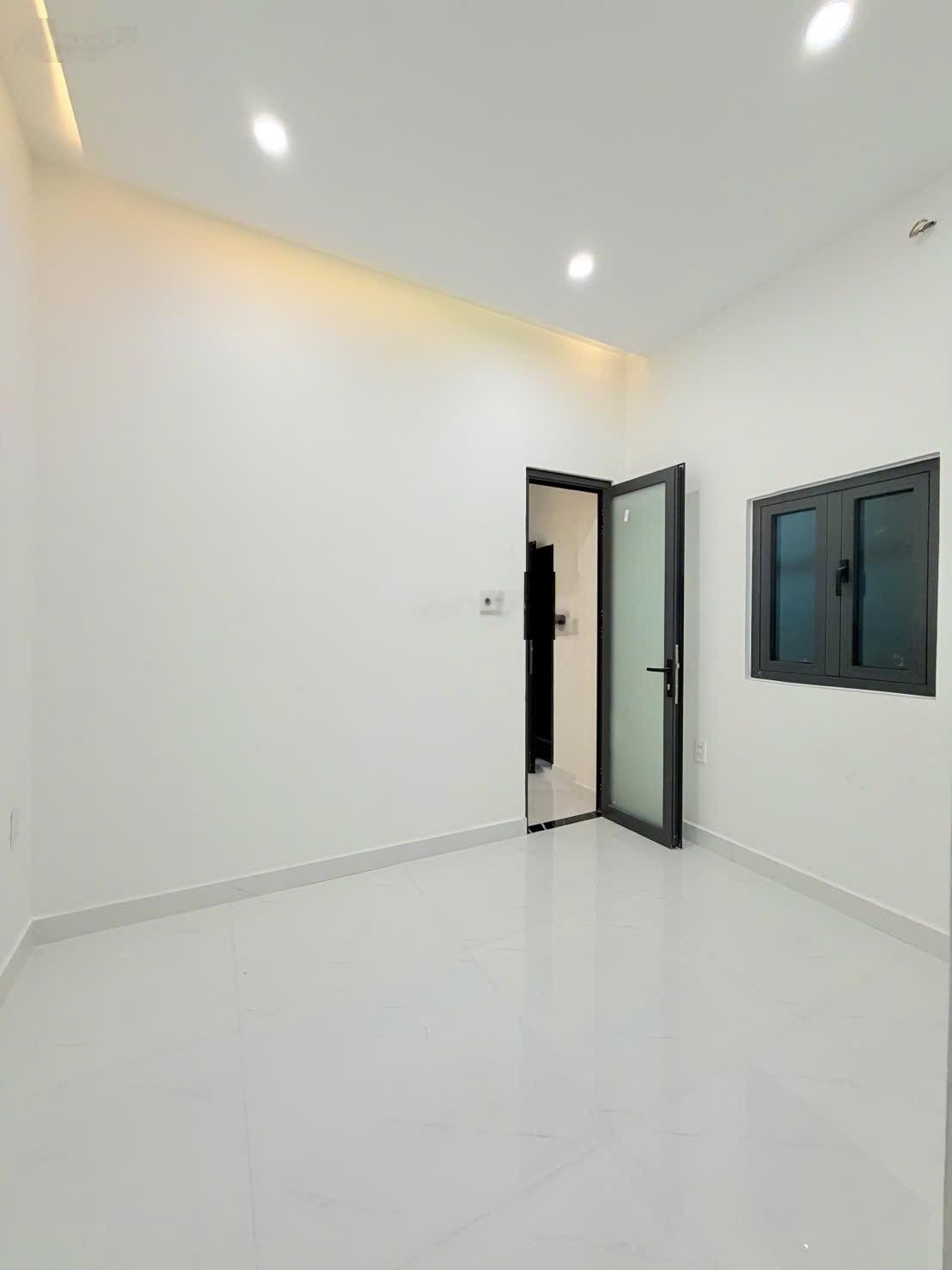 Siêu phẩm 1 chân qua quận 1- dương bá trạc p1. quận 8 - 21m2 - 2 tầng - 2pn