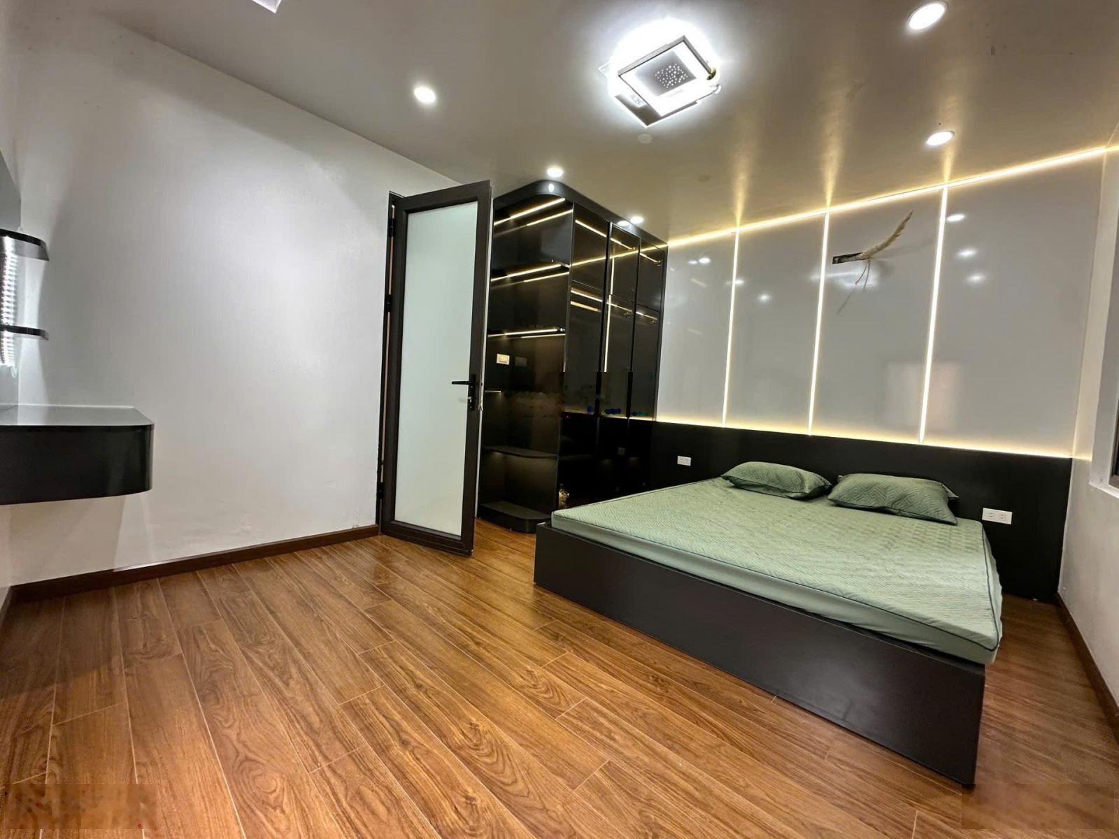 Nhỉnh 6 tỷ, Phố Tôn Đức Thắng, Ô Chợ Dừa, lô góc, 3 bước ra phố ô tô tránh