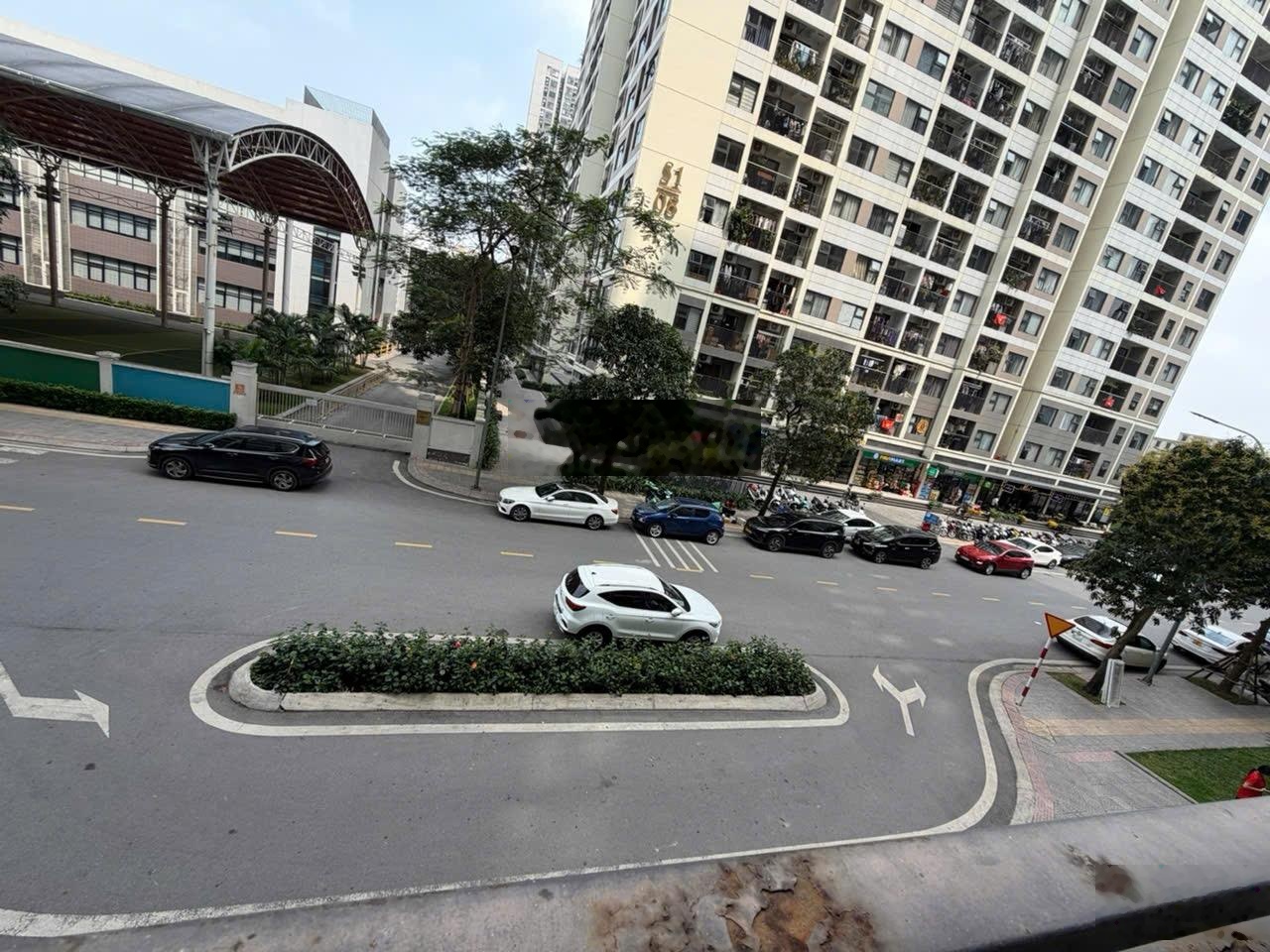Chính chủ bán căn 2N 2VS tòa BE3 The Metropolitan DT 64m2, giá bán 4,2 tỷ