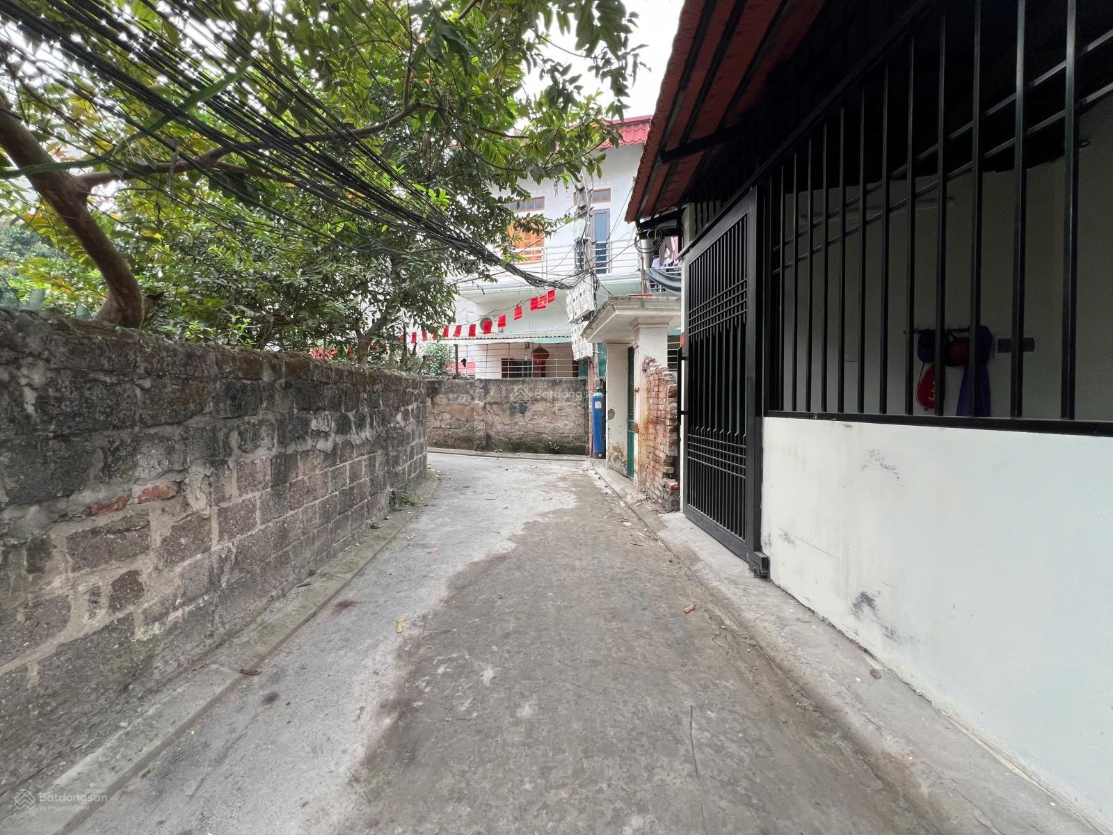4.x tỷ_nhà 3t thị trấn yên viên_phù đổng_ngõ 622 sau cụm trường_đường thông ô tô_sát đặng công chất