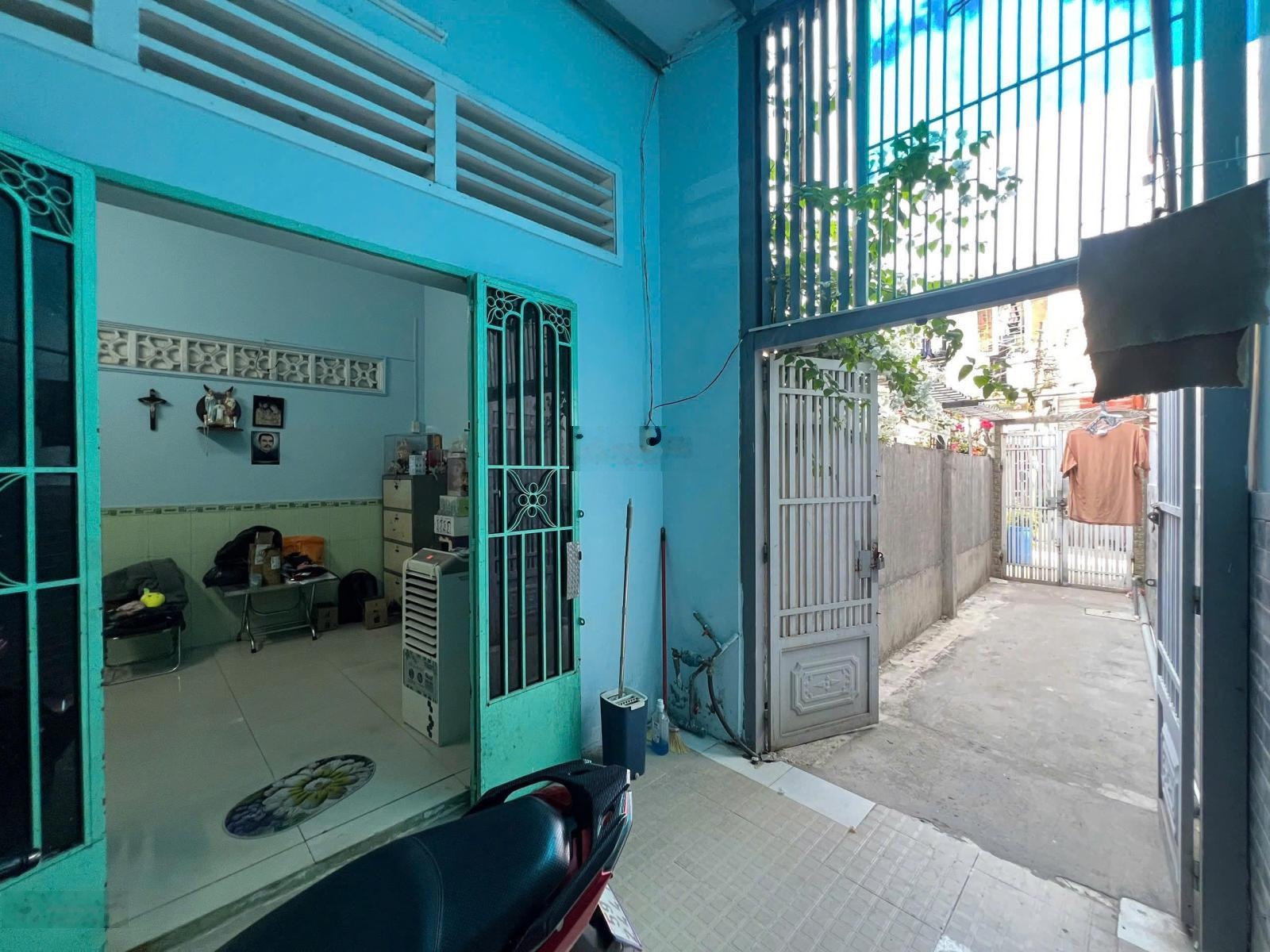 Nhà 1 trệt 1 lửng, ngay vòng xoay cầu Bình Lợi, giá 3,6 tỷ