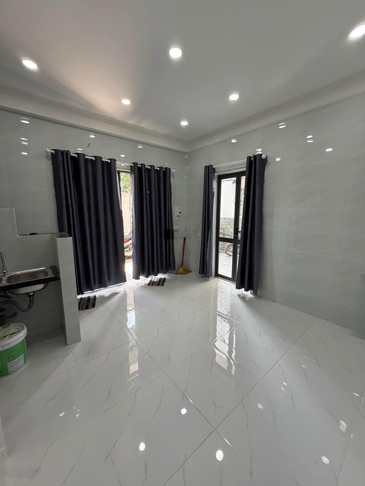 Bán nhà mới mua ở ngay hẻm ngay nhà ba gác 19m2 1 tầng ban công