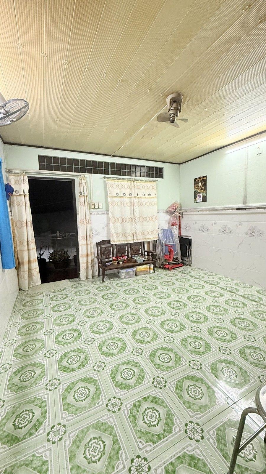 Bán nhà C4, 65m2, ngang 5.4m, SHR, sát mặt tiền Trần Thị Cờ cạnh bên siêu thị MM chỉ 4xT