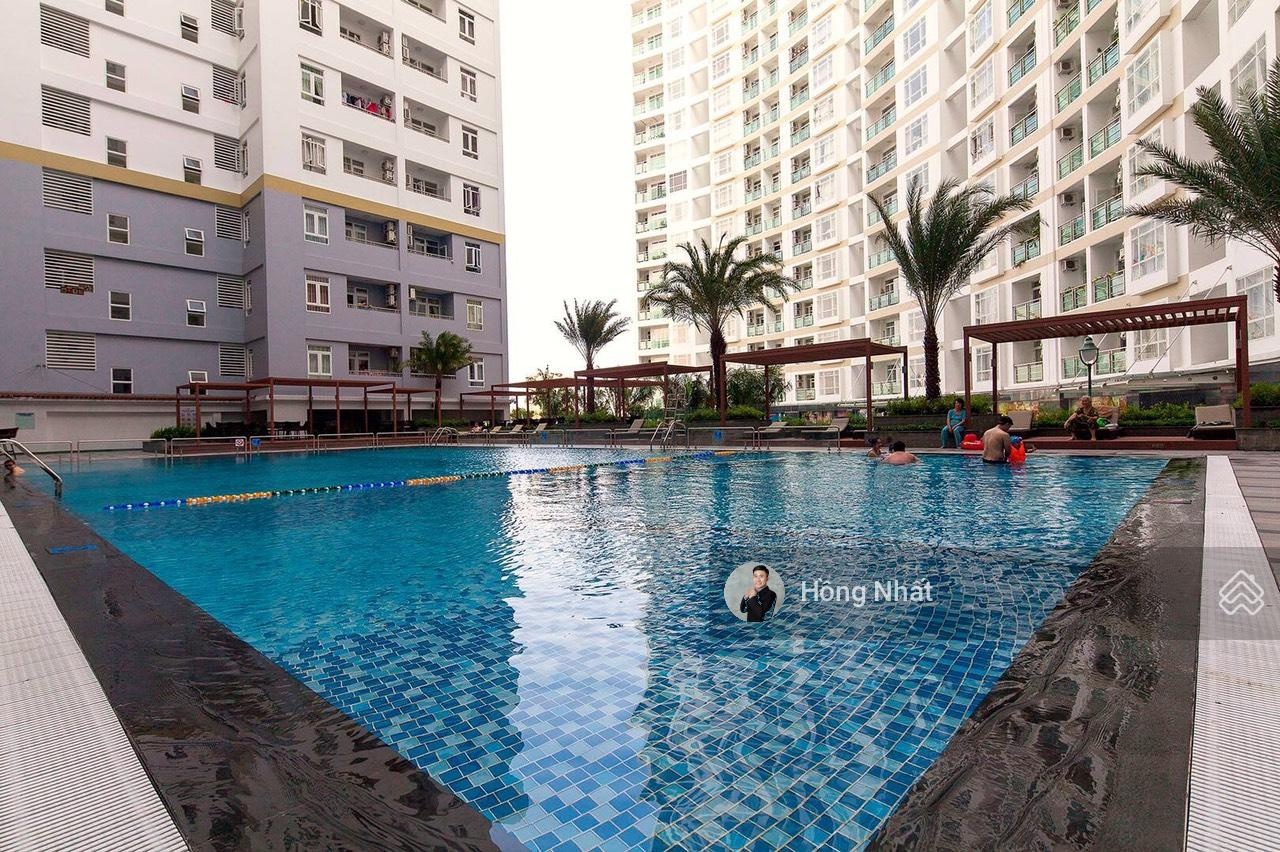 Bán căn góc hiếm ban công phòng khách 2pn2wc 118m2- đông nam view kdc himlam, quận 1