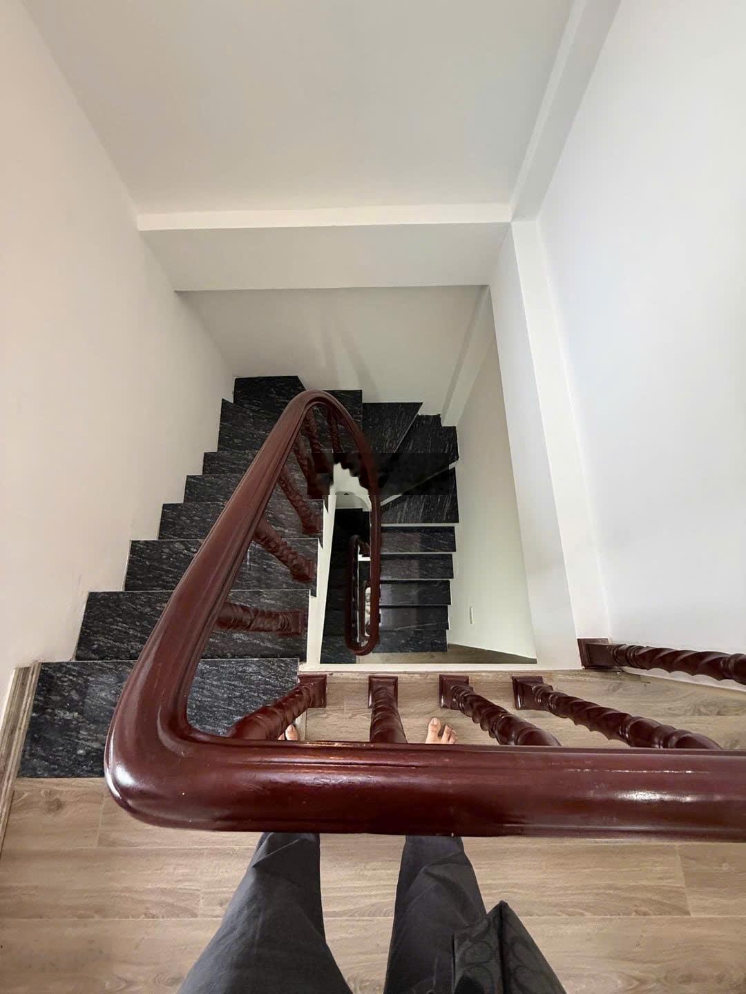 Bán nhà đẹp thái hà - phân lô - ôtô đỗ cửa - view bể bơi cực ký thoáng sáng - chỉ nhỉnh 10 tỷ