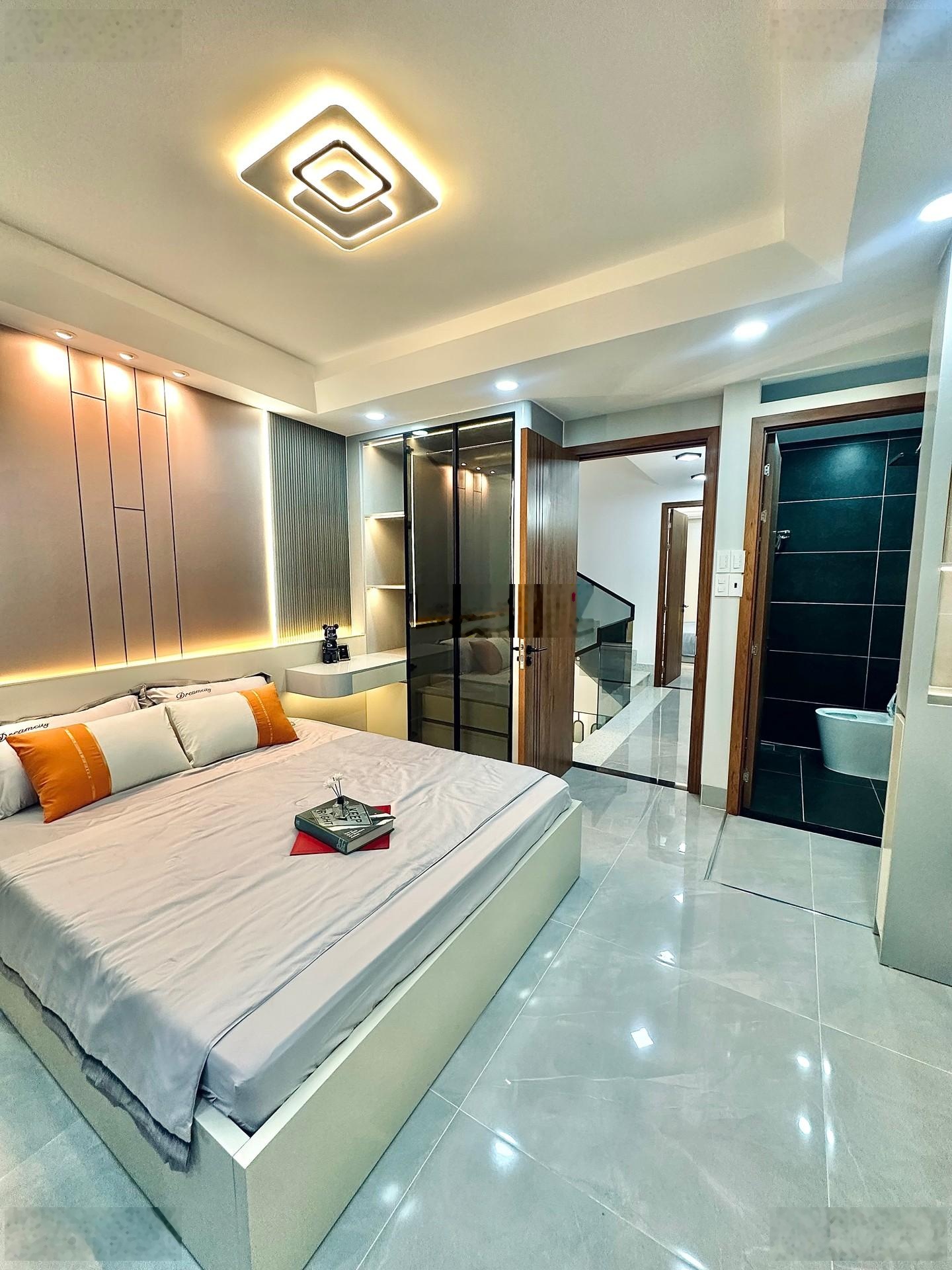 Nhà đẹp mới xây 5 tấm - 53m2 - full nội thất - hẻm ô tô gần mặt tiền - giáp tân bình