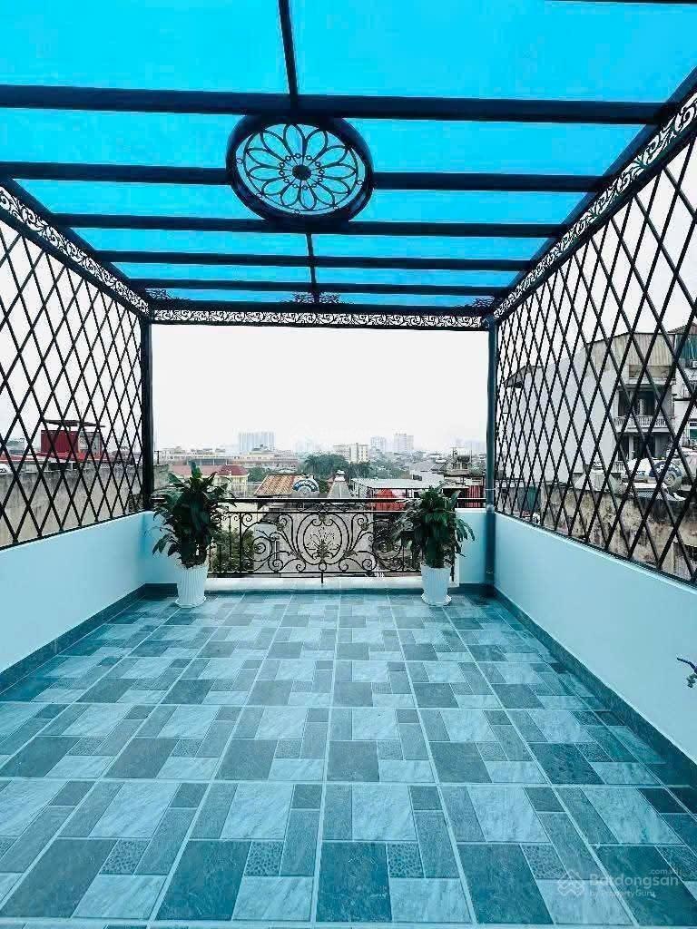 Siêu Phẩm Phố Lai Xá - Phân Lô Cán Bộ-5 Tầng Thang máy-Ô tô Đỗ Cửa-Giá Nhỉnh 8 Tỉ
