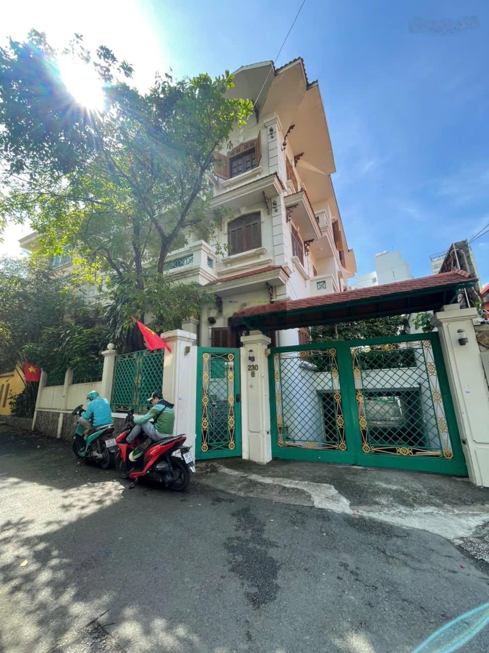 Bán nhà 230E Pasteur, P.6, Quận 3. DT: 15x30m. DTCN: ~400m2 đất. 1 hầm 4 tầng. Giá: 85 tỷ