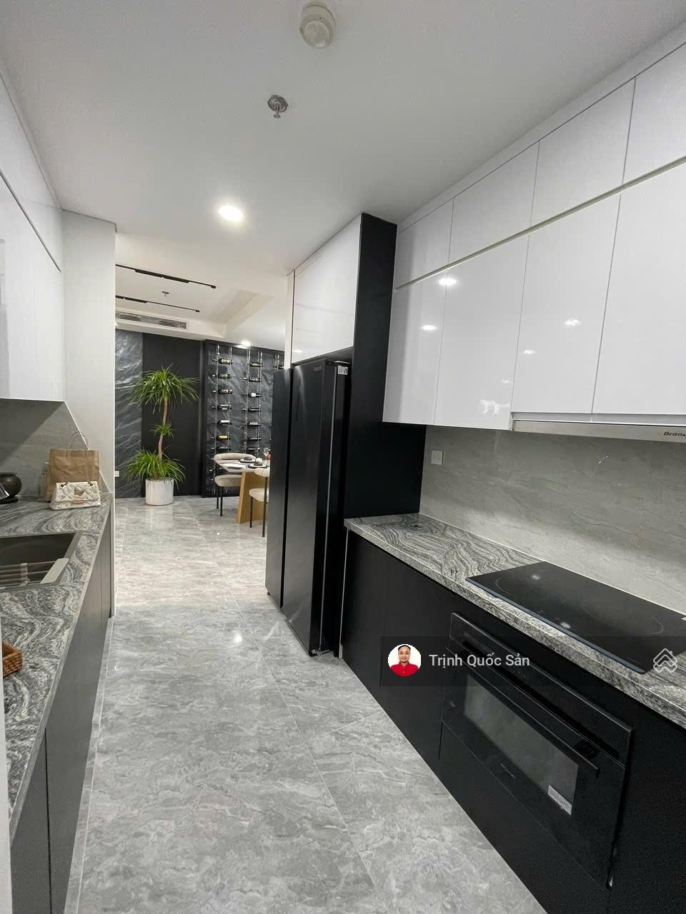 Cho thuê căn hộ 4 ngủ, full đẹp, tại Luxury Park Views, giá 28 triệu . LH: 0/971.342.965