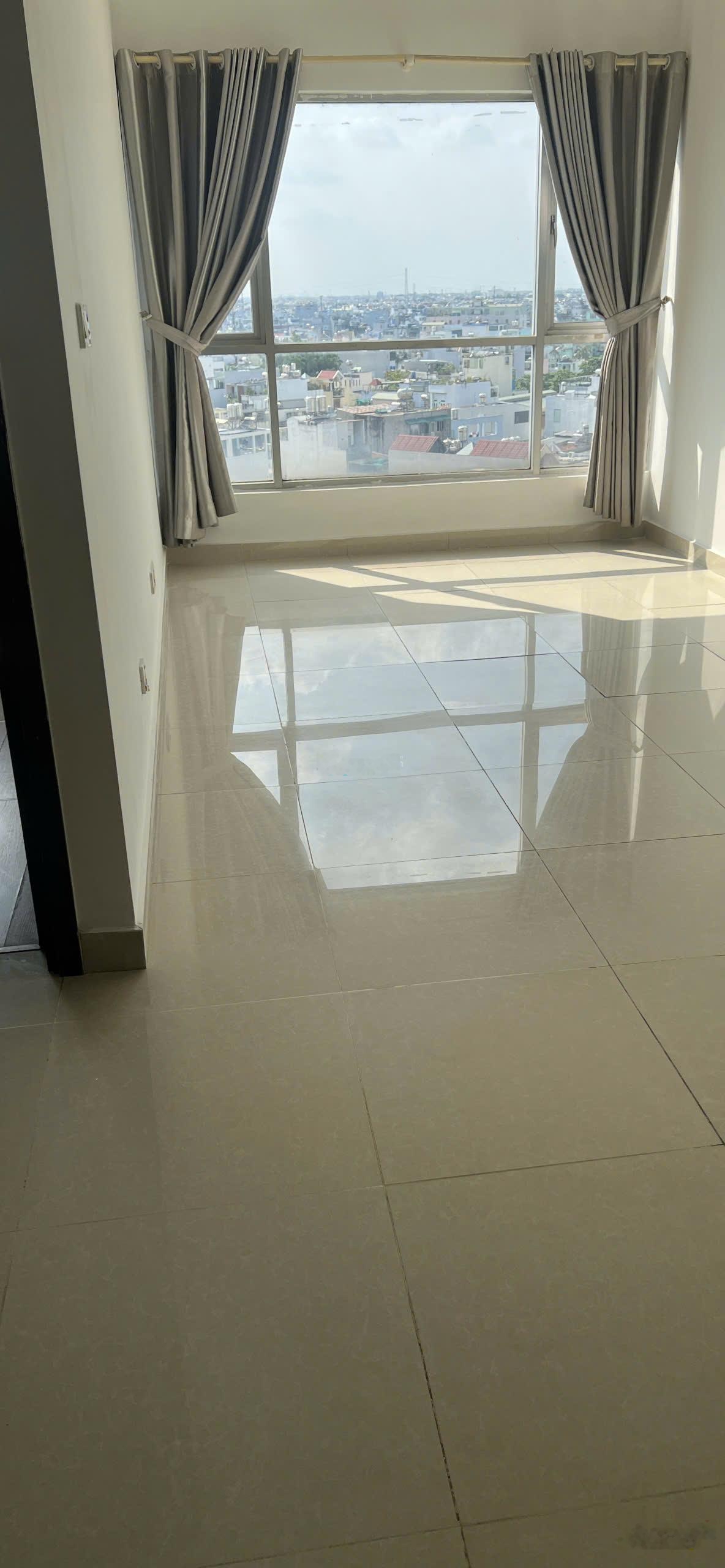 Bán gấp 2PN có sổ hồng, giá 4,3 tỷ khu Ruby Celadon City, sát Aeon Tân Phú, ở ngay