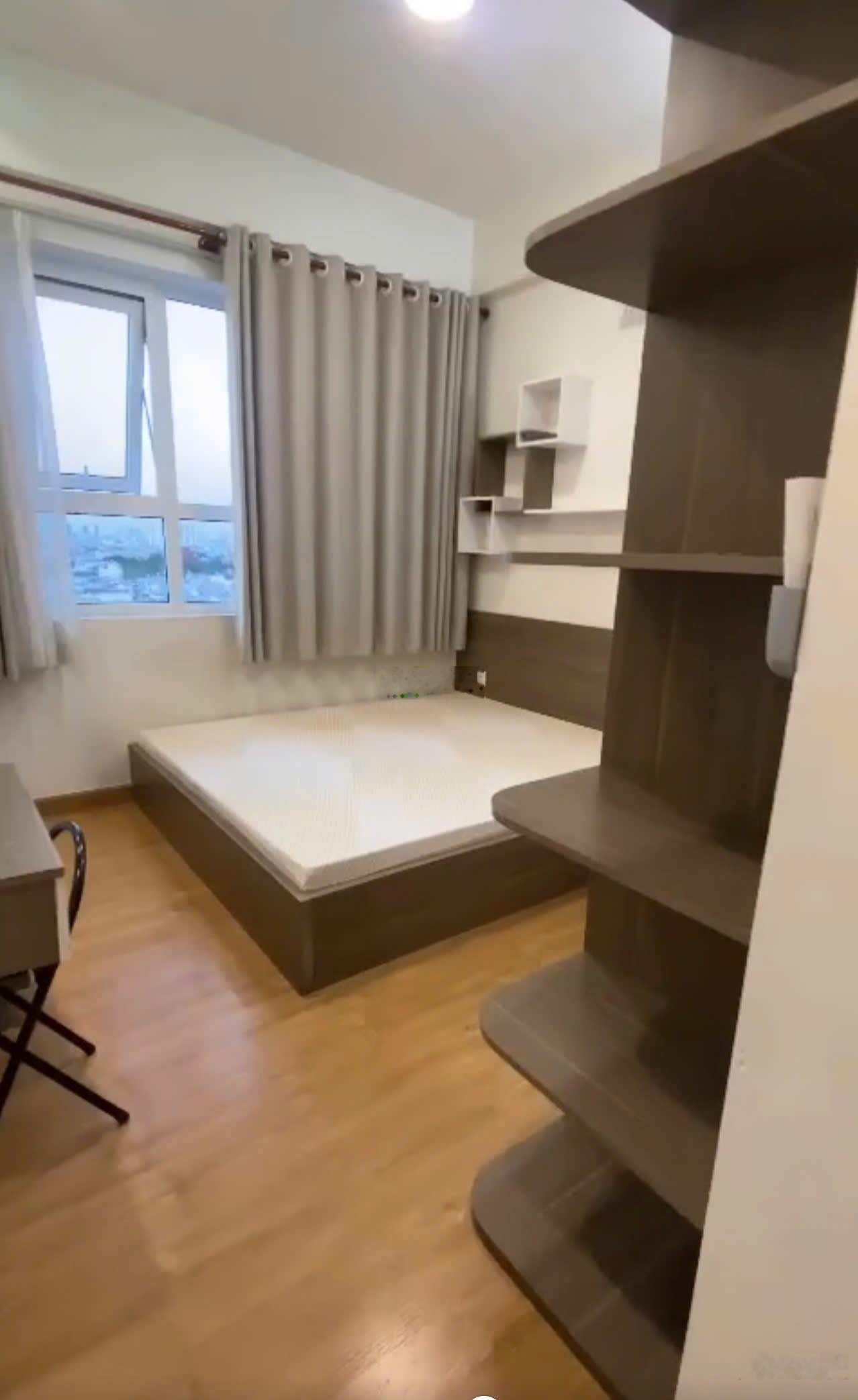 Kẹt tiền cần bán nhanh CH Moonlight Boulevard 2N 2WC giá 3,420 tỷ, tặng hết nội thất. LH 0933654662