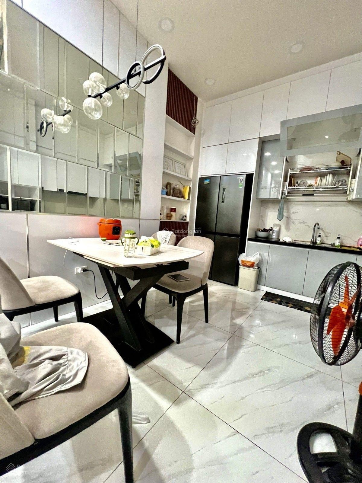 Nhà đẹp-2mặt hẻm xe hơi-p.bảy hiền-tân bình-thông khu bàu cát-72m2-3tầng-chỉ 9tỷ