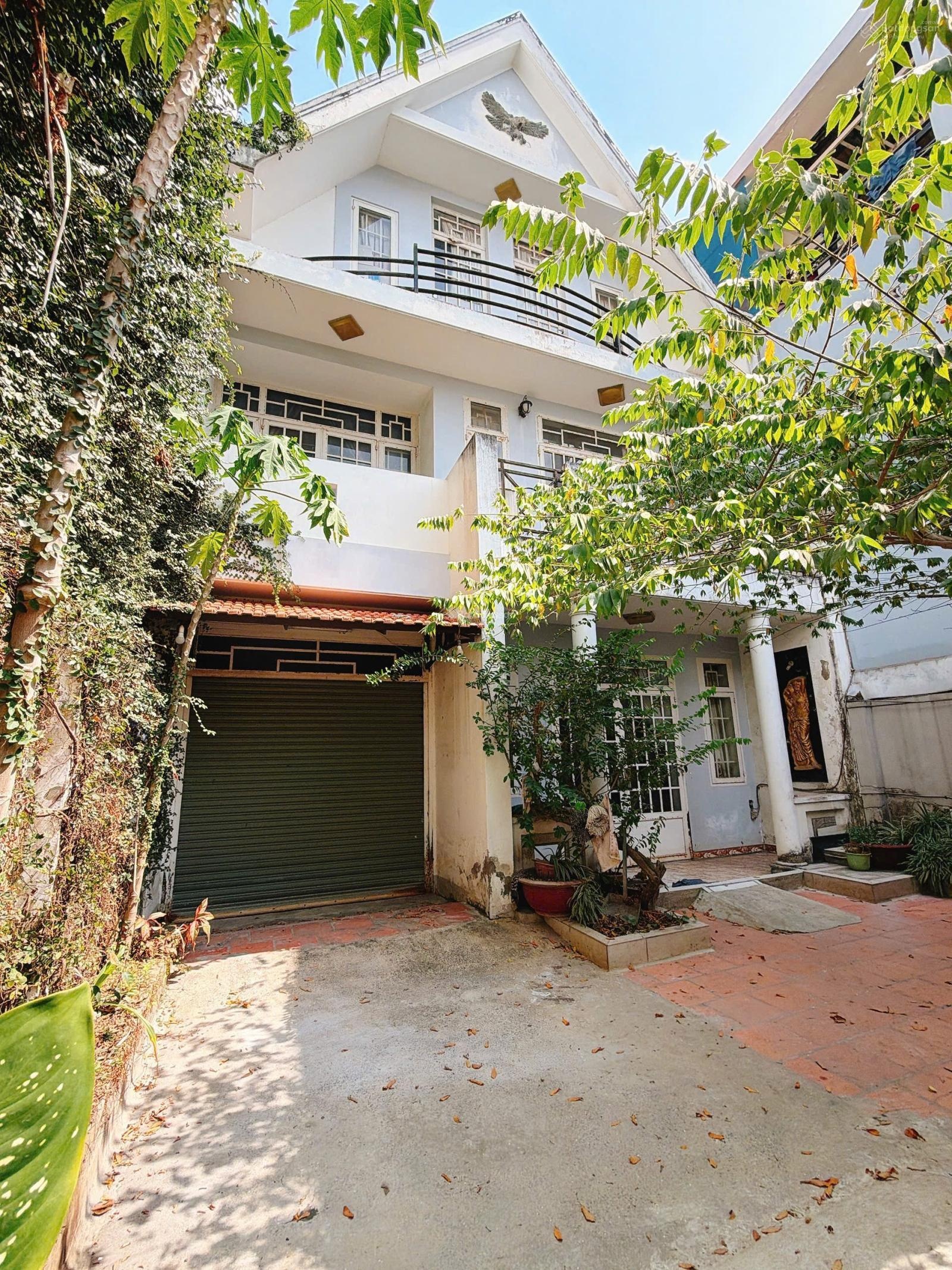 Nhà đường ô tô 8m, 110m2, 8m x 15m, 3 tầng, cách phú mỹ hưng chỉ 800m, 12.4 tỷ bớt lộc