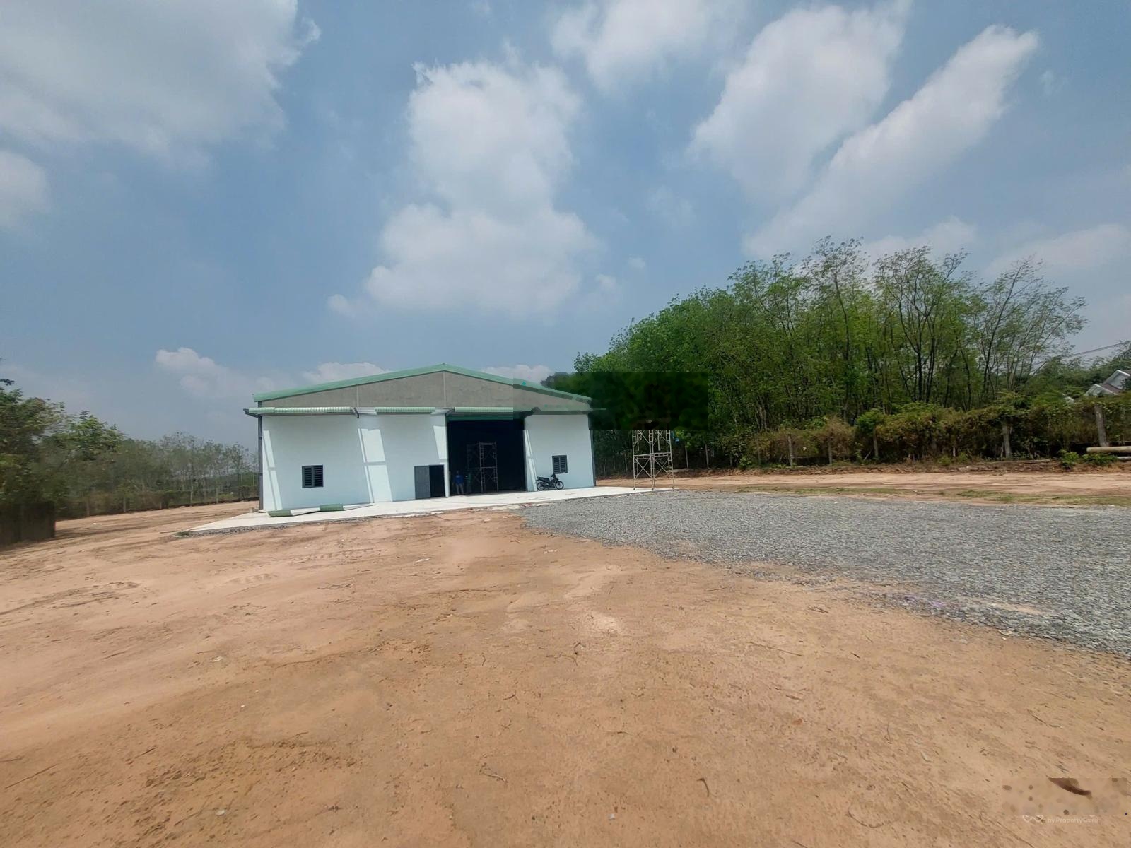 Cho thuê diện tích mặt bằng xưởng và đất 7000m2. Gần khu công nghiệp Mỹ Xuân B, đường xe công