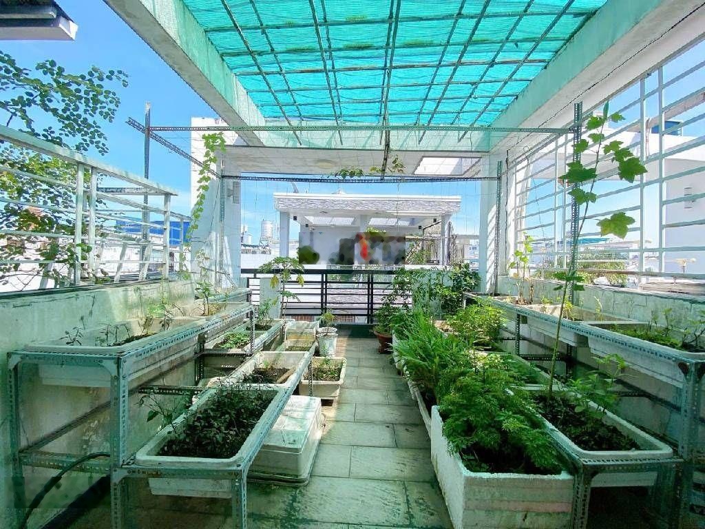 Nhà bán 5 tầng - hoàng hoa thám bình thạnh - 4pn - hoàn công - còn mới - nhỉnh 8 tỷ