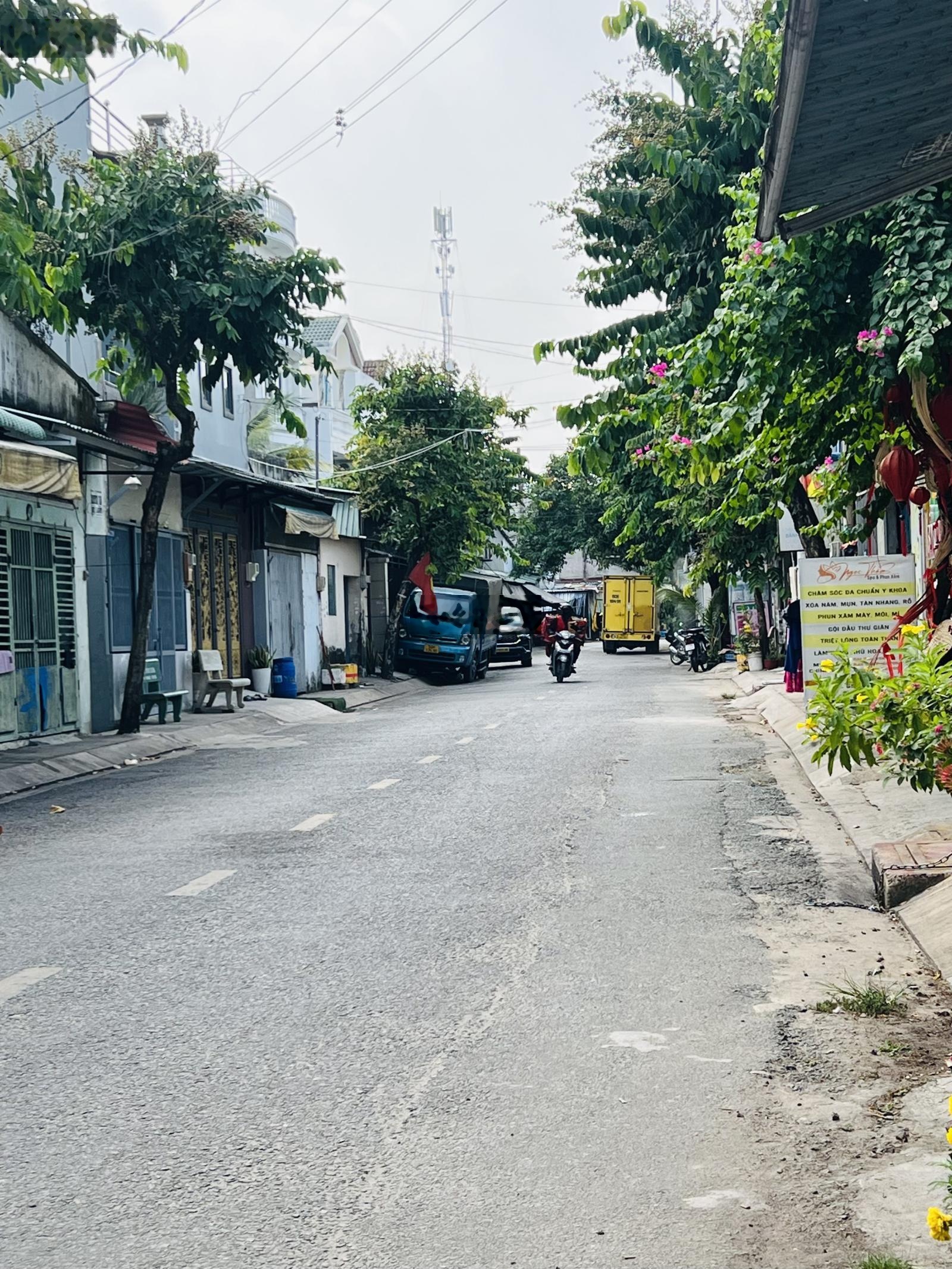 Bán dãy trọ thu nhập 250tr/ năm nhỉnh 7 tỷ gần nguyễn ảnh thủ , hxh thông , ngang 9m . shr