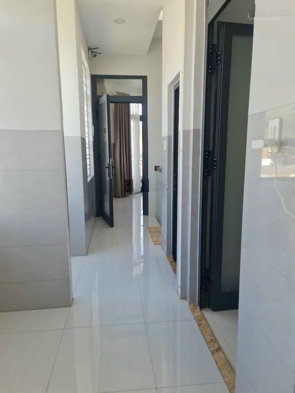 Bán căn nhà ngay trung tâm, 2 mặt tiền đường, chỉ có 7.5 tỷ, nằm sau lưng siêu thị Lotte