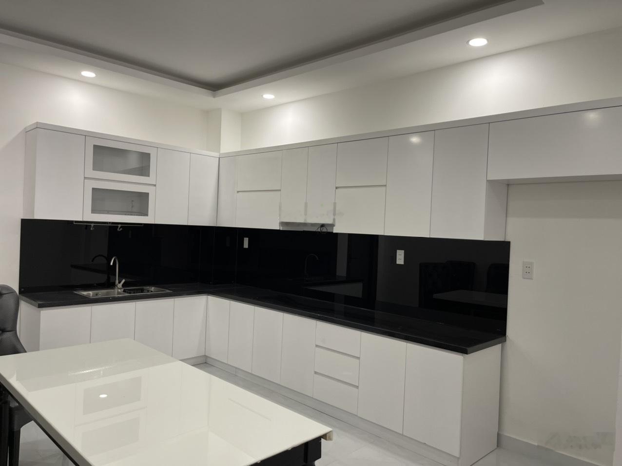 Bán gấp nhà HXH đường Hòa Hảo, quận 10, DT 4x18m nhà 4 tầng, giá bán chỉ 15 tỷ thương lượng
