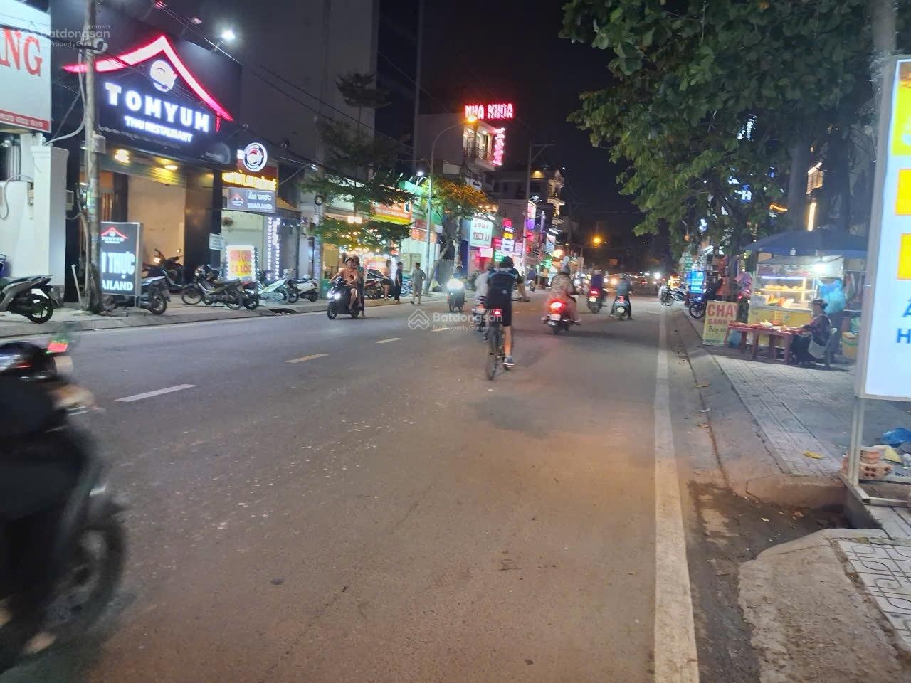 Nhà mặt tiền Hoàng Diệu 2 ngang 5x24m đang kinh doanh