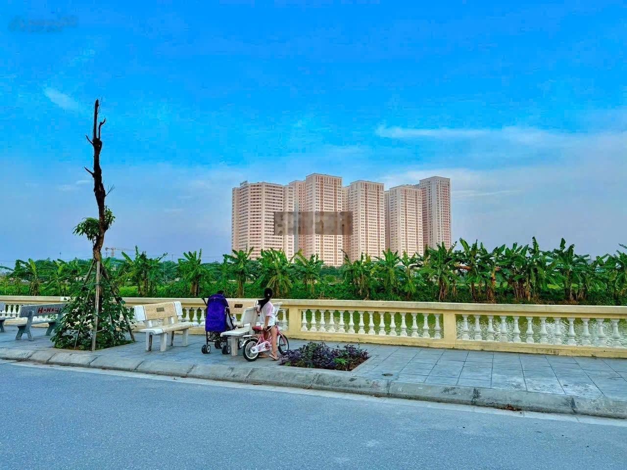 Bán đất tại Du Nội, giá tốt 115 triệu / m2, diện tích 79 m2, sổ đỏ đầy đủ
