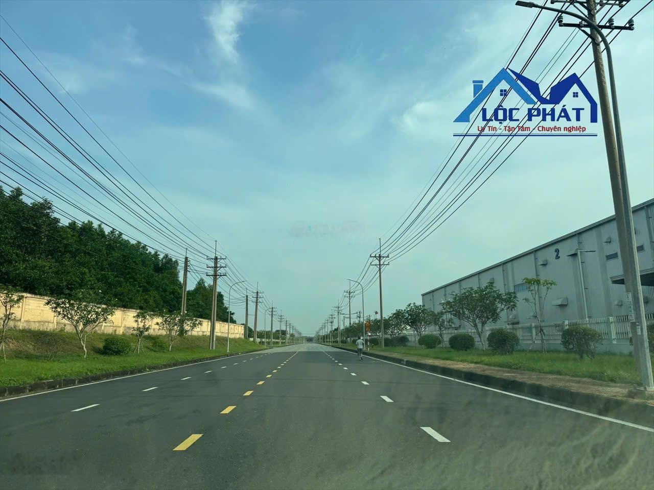 Bán nhà xưởng 30.000m2 giá 195 tỷ. trong KCN Nhơn Trạch-Đồng Nai : 0937980190