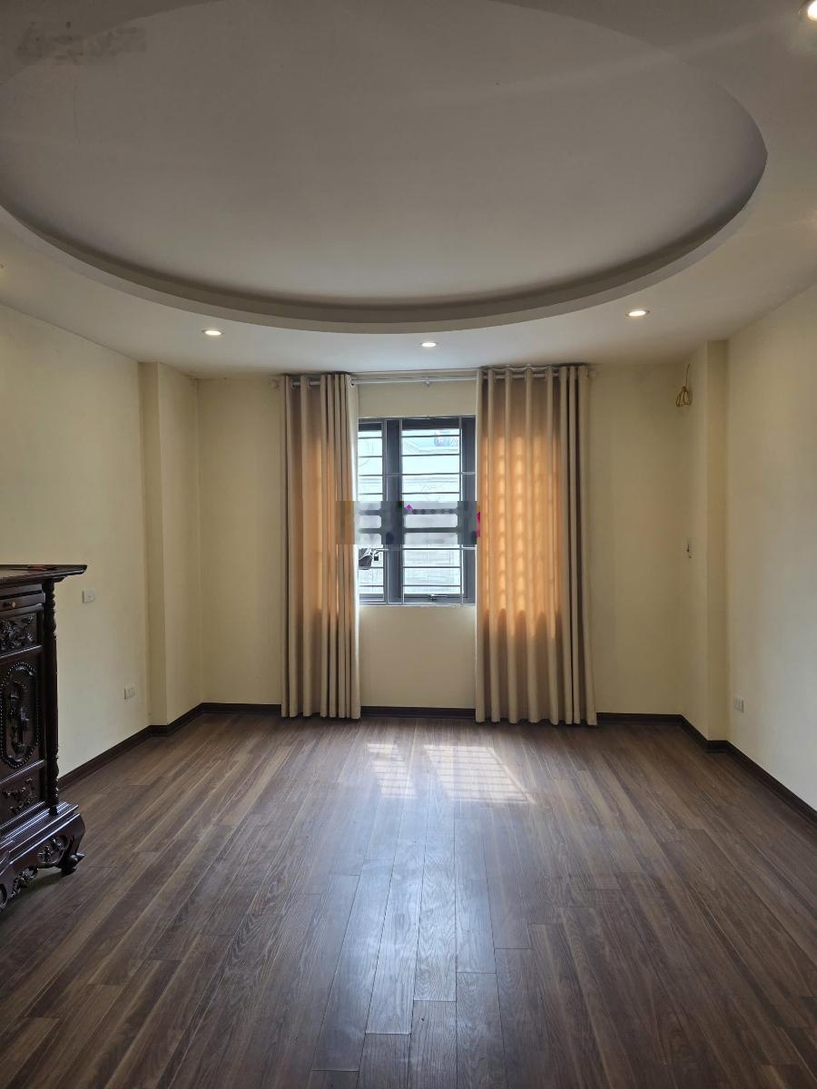 Gần mặt phố Vĩnh Hưng nhà đẹp 2 thoáng lô góc ở ngay 35m x5T giá nhỉnh 6 tỷ sổ CC có TL