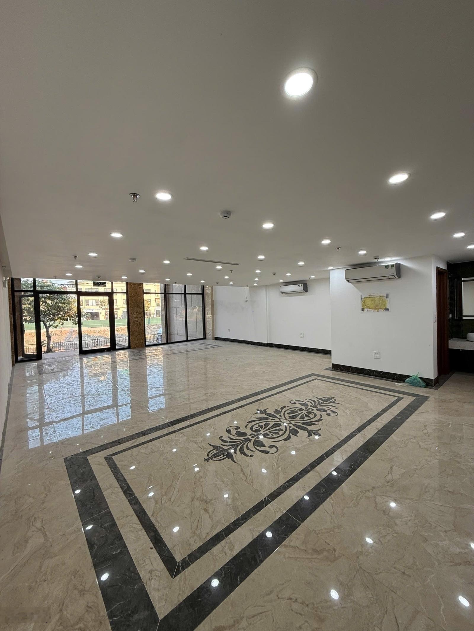 Cho thuê nhà mặt phố Triệu Việt Vương 160m2 x 11 tầng và 2 hầm gửi xe mặt tiền 7m nhận nhag ngay