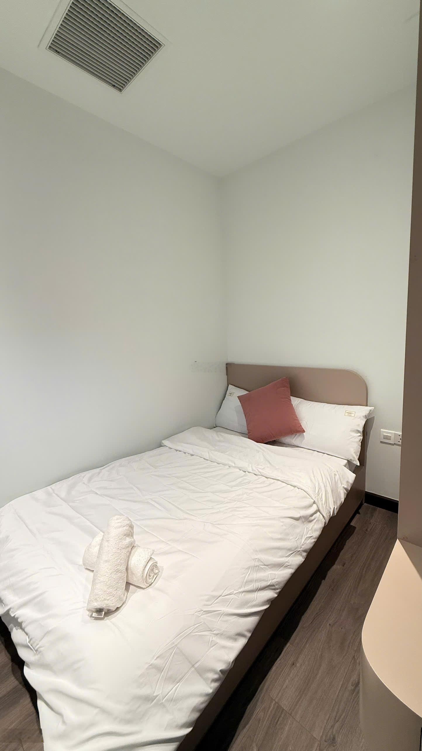 Cho thuê CC 3PN 2WC tại Vinhomes D'Capitale, 30 triệu, 108m2, hàng hot!