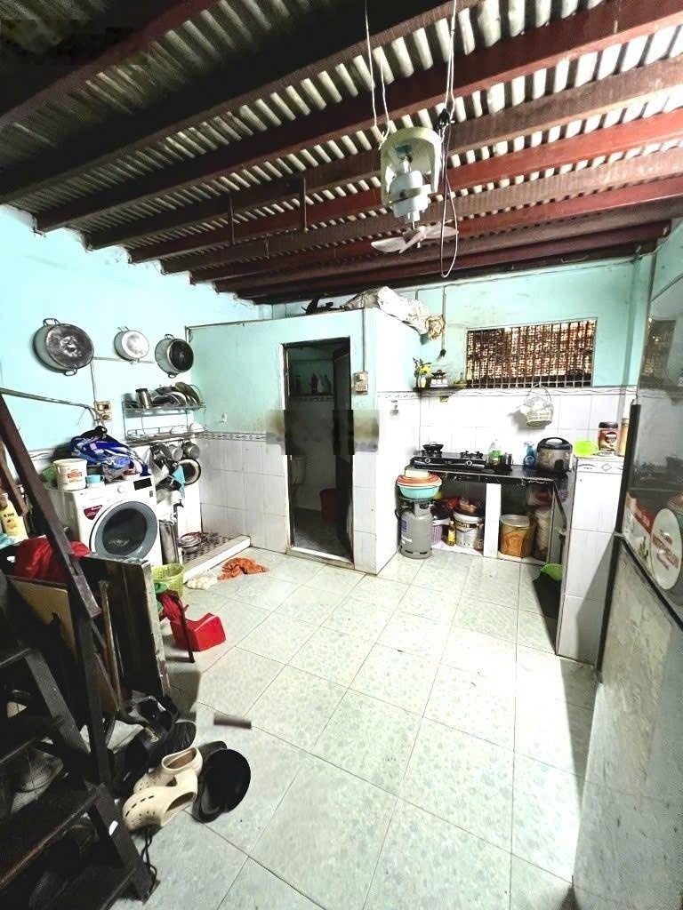 Nhà Dương Bá Trạc, Quận 8 - HXH - 2 bước ra mặt tiền - 63m2 - 4PN - giá chỉ 6, x tỷ