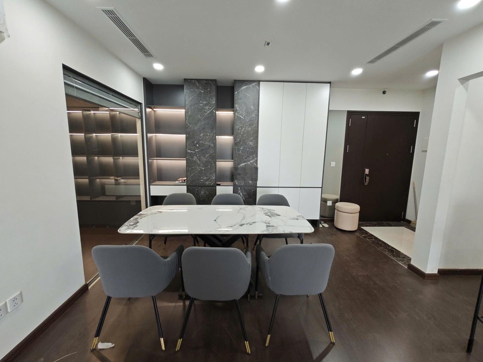 Hàng hot , Căn hộ chung cư cho thuê ở Luxury Park Views - Cầu Giấy , chỉ 28 triệu/tháng, 128m2