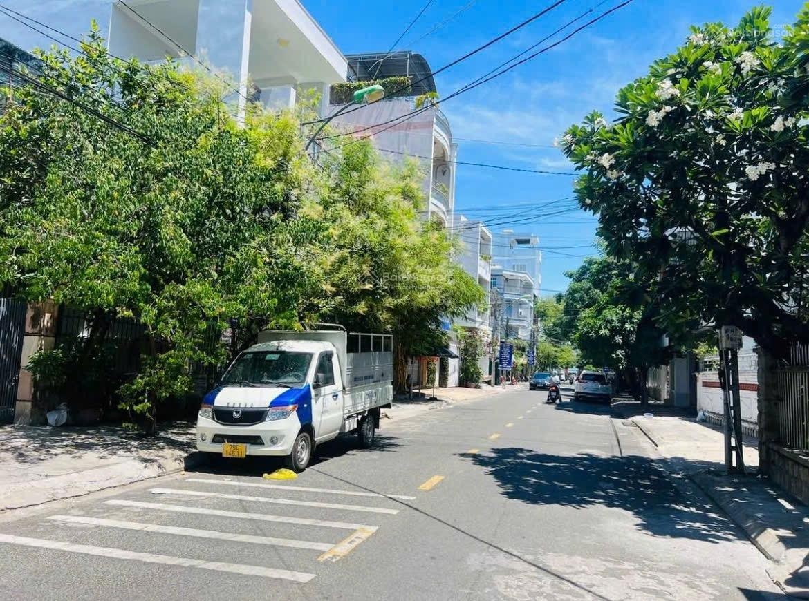 LVCC gả Lô đất đường Mê Linh gần Nguyễn Thị Minh Khai Diện tích : 56,27m2 ( ngang 4,67m ) 12.5 Tỷ