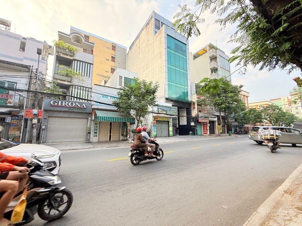 Mặt tiền Trương Công Định sầm uất, dt 5,5*17m, tiện xây buiding, khách sạn, khu sầm uất, chỉ 2x tỷ