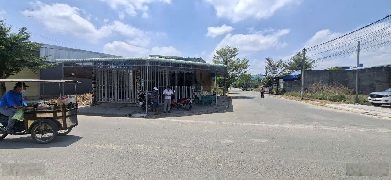 Cho thuê nhà mặt phố tại mặt tiền căn góc, đường 3, 5 triệu VND, 160m2, chính chủ, uy tín