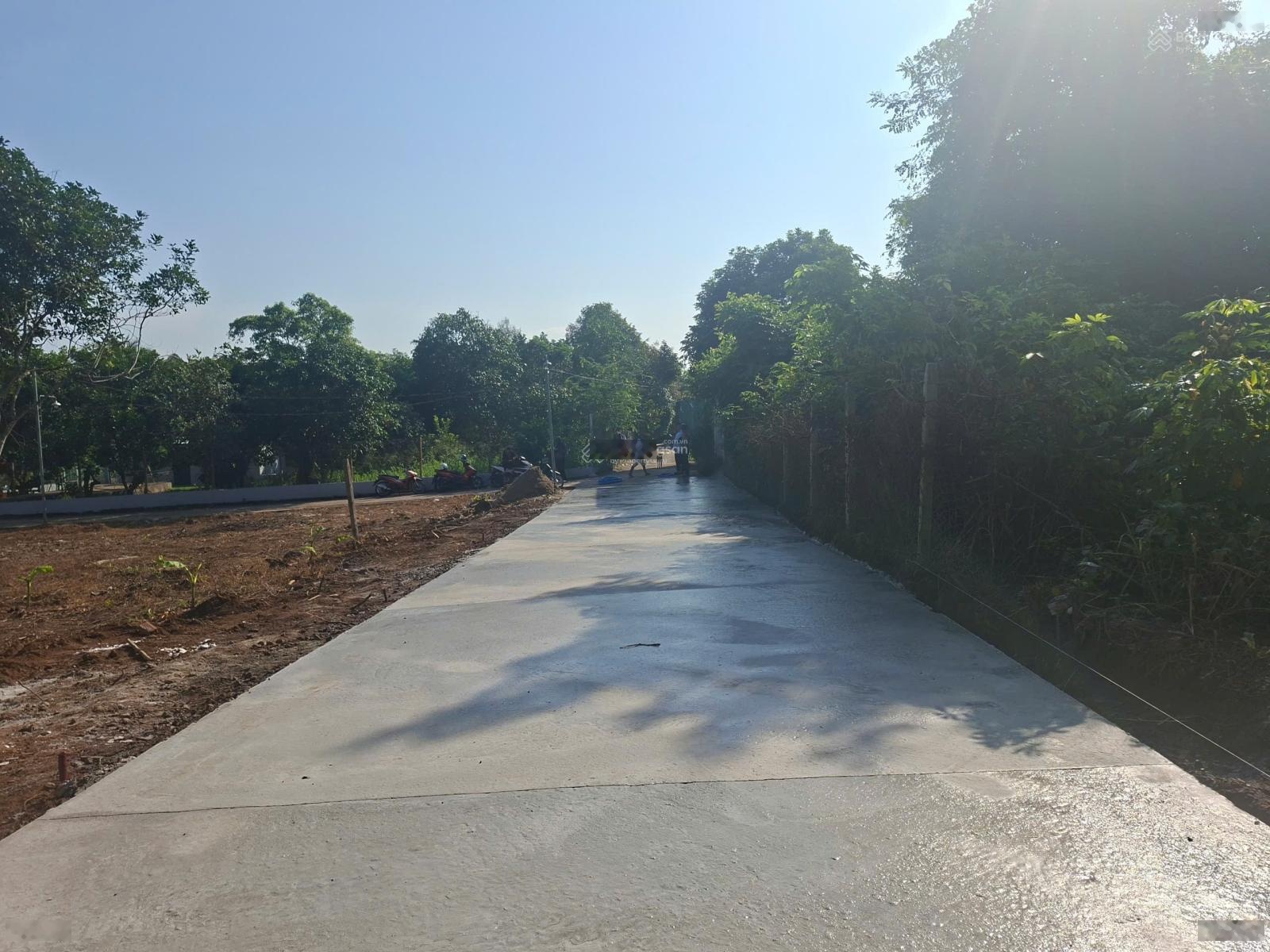 Bán 240m2 thổ cư, sổ riêng DT: 10x24m chỉ 900tr ngay trung tâm phường Bảo Vinh Long Khánh Đồng Nai