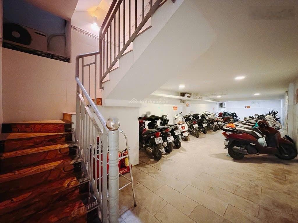 Giảm 2 tỷ! chdv 6 tầng thang máy dòng tiền 140triêu/ tháng. hẻm xe hơi 1 sẹt trần xuân soạn, quận 7