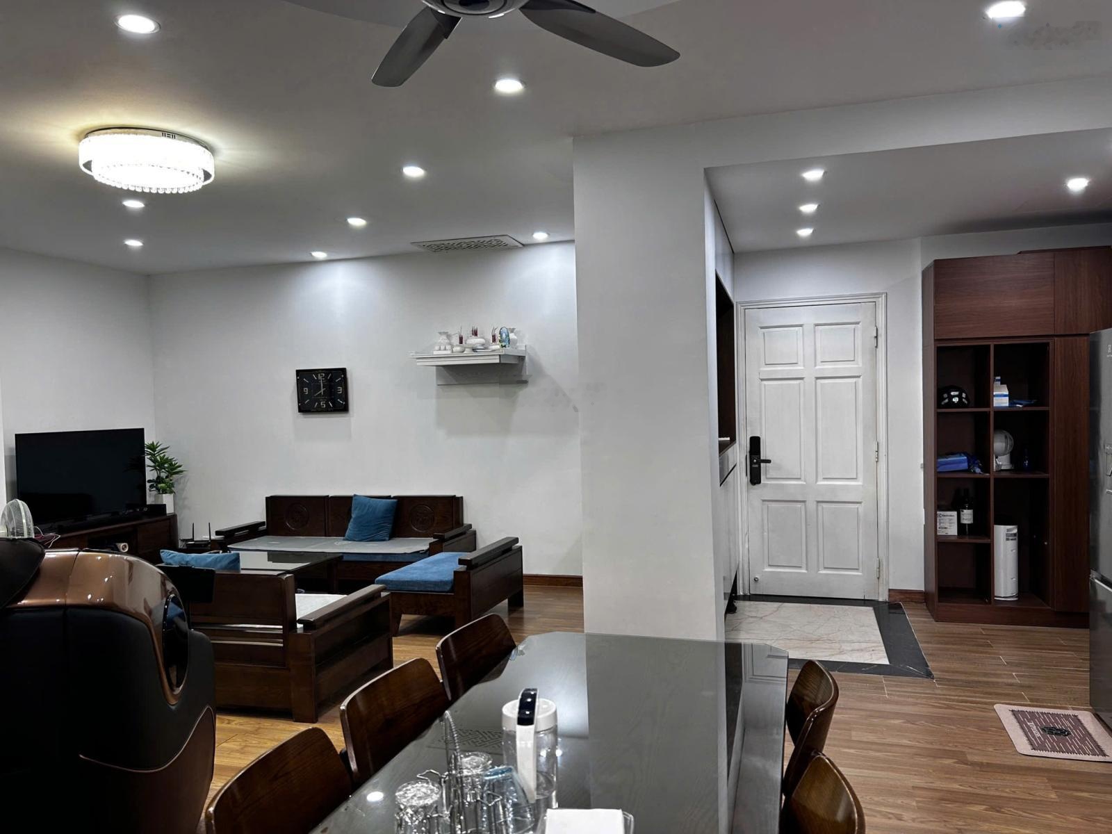 Bán gấp CC 3PN, 132m2 tại Chung cư 57 Vũ Trọng Phụng, giá siêu hời 10,75 tỷ VND