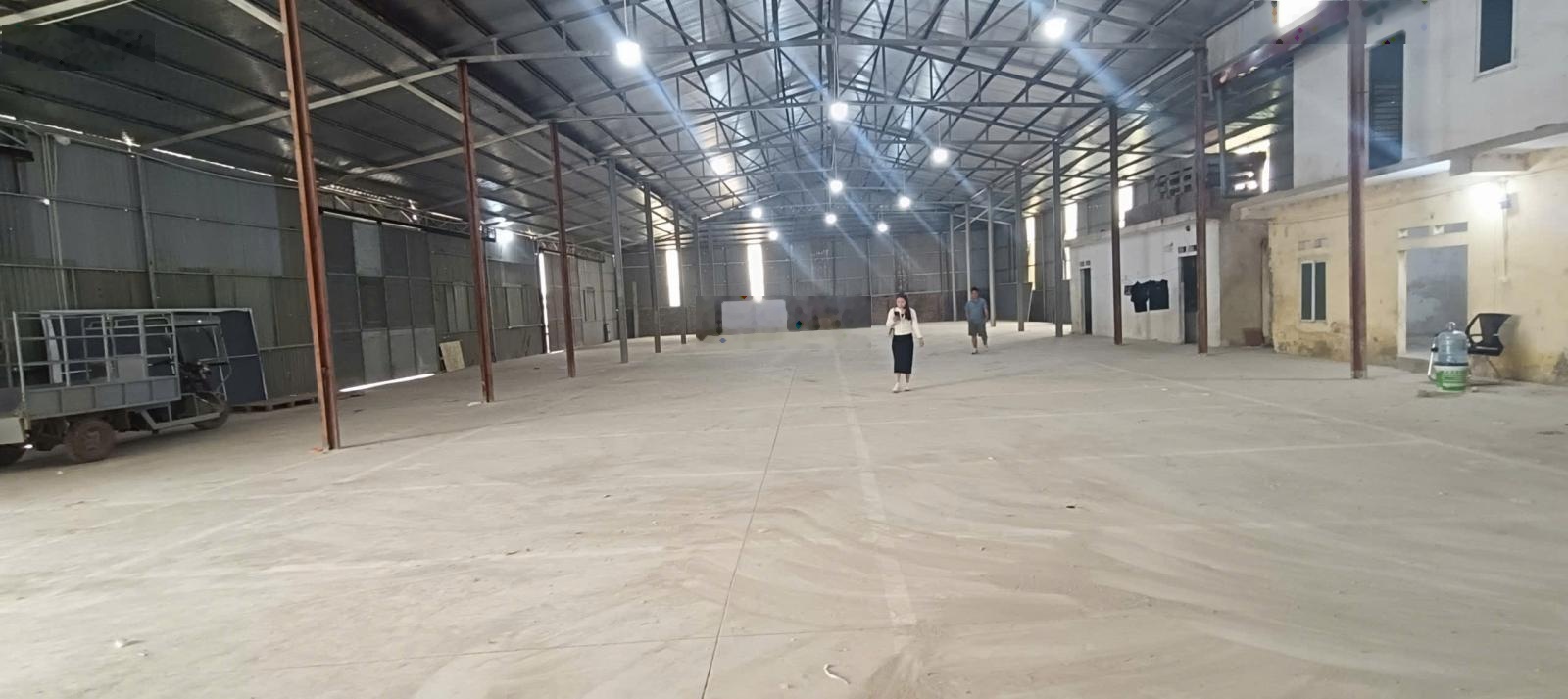 Cho thuê kho xưởng An Khánh - Hoài Đức. DT 1100m2, mặt tiền 45m, xe công đỗ cửa, giá 65k/m2/tháng