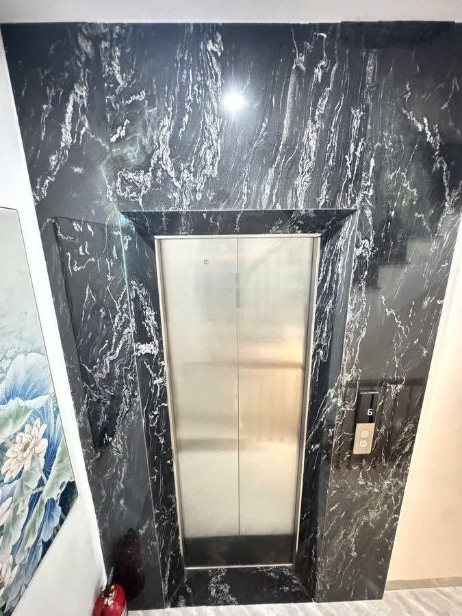 Duy nhất căn nhà đẹp keng thang máy tại - phố cổ nhuế - kinh doanh spa 36m2 - 6 tầng /giá 9,5 tỷ