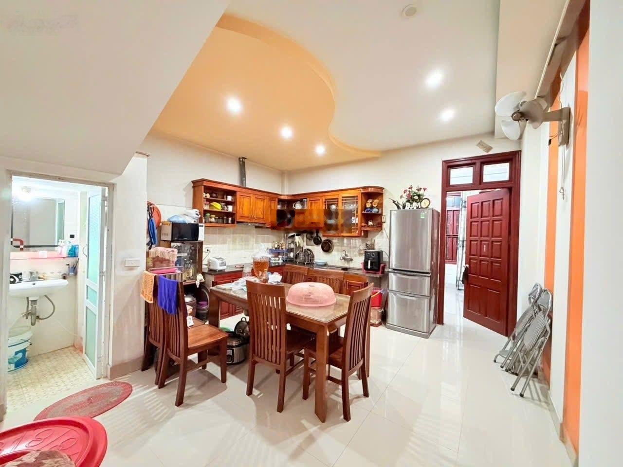 Bán nhà võ thị sáu lô góc 2 thoáng bán đất40m2 tặng nhà 4 tầng tương lai sát mặt phố giá tốt