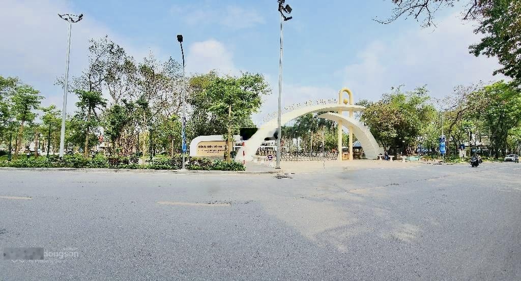 Bán nhà Võ Thị Sáu gần hồ, hồ gần đường lớn, đường sát công viên -33m2 -mặt ngõ thông- mặt tiền to