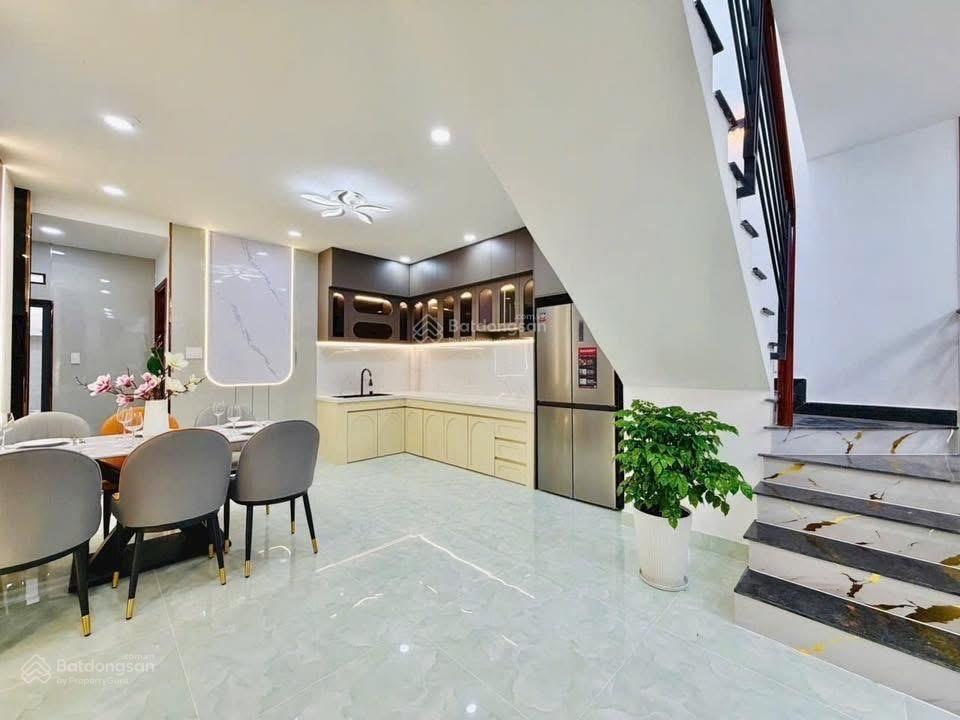 Nhà đẹp ở nhiêu tứ, p7, phú nhuận, 65m2, giá 4tỷ1, 3pn, 3wc, 1 trệt 1 lầu, chính chủ