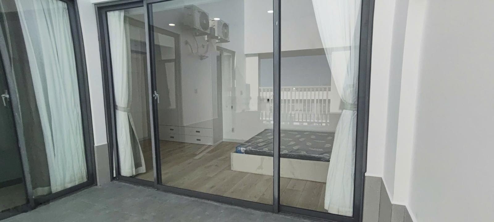 Cho thuê căn pendhouse sky 9,quận 9 gồm 3pn,2 vệ sinh,sân vườn có đầy đủ nội thất.LH 0399050550