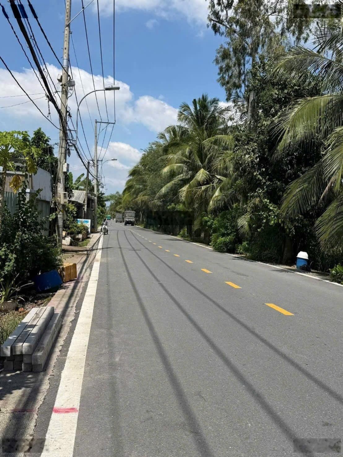Cần bán nhà xưởng 1200m xã lê minh xuân , giá: 25 tỷ.