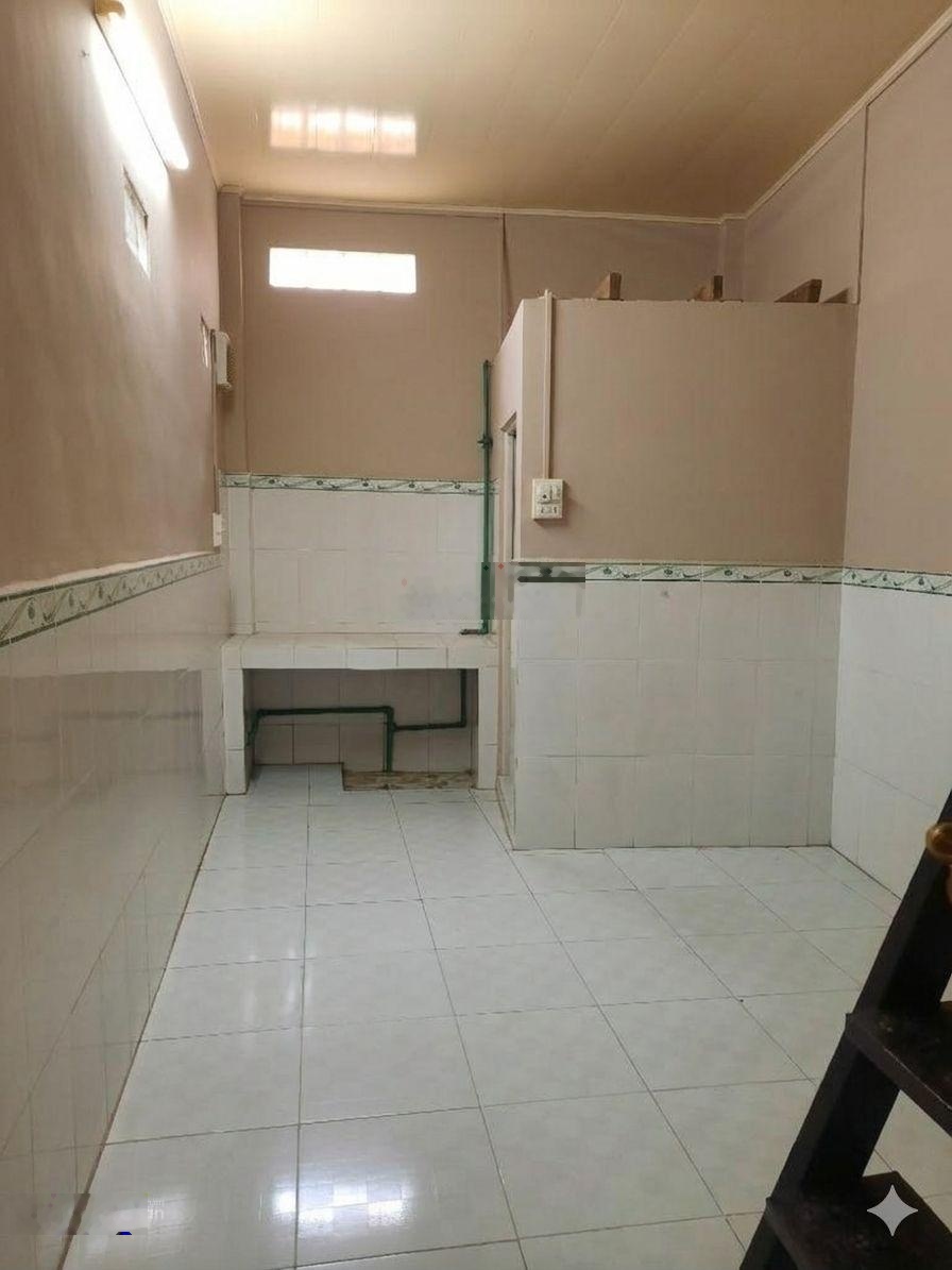 Nhà Tạ Quang Bửu, 77.3m2, phường 4, Quận 8, bán đất tặng nhà giá chỉ hơn 5 tỷ hơn