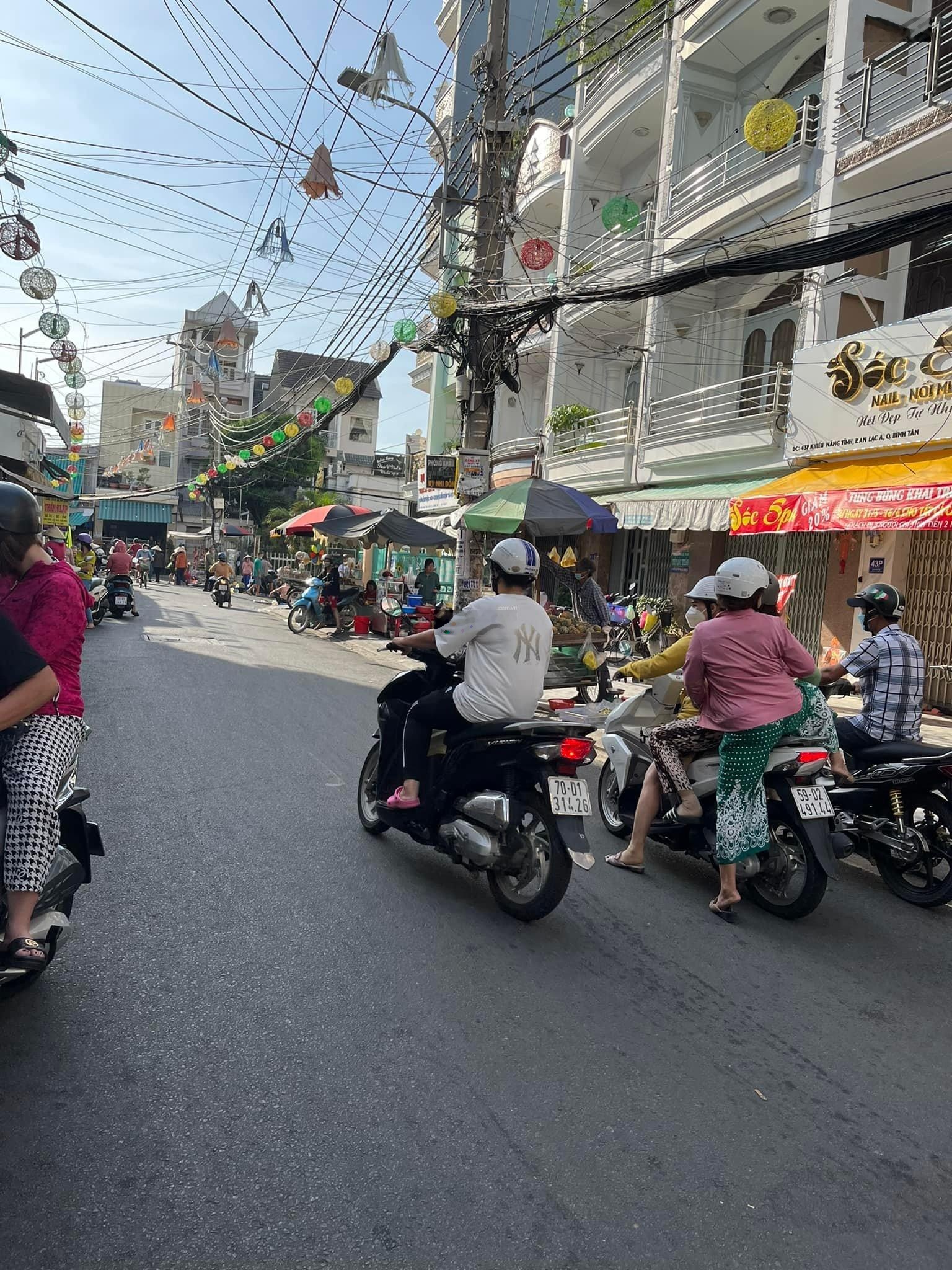 Mặt tiền chợ Khiếu Năng Tĩnh, tiện kinh doanh (4x16m) 3.5 tấm, giá 10.7 tỷ