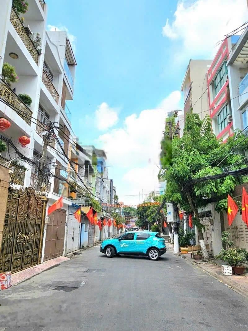 9,6 Tỷ! Bán Gấp Nhà Hẻm Nhựa 12m, Hoàng Hoa Thám, Ngay Nhà Ga T3 Mới, dt 4,5x16m,3 Tầng