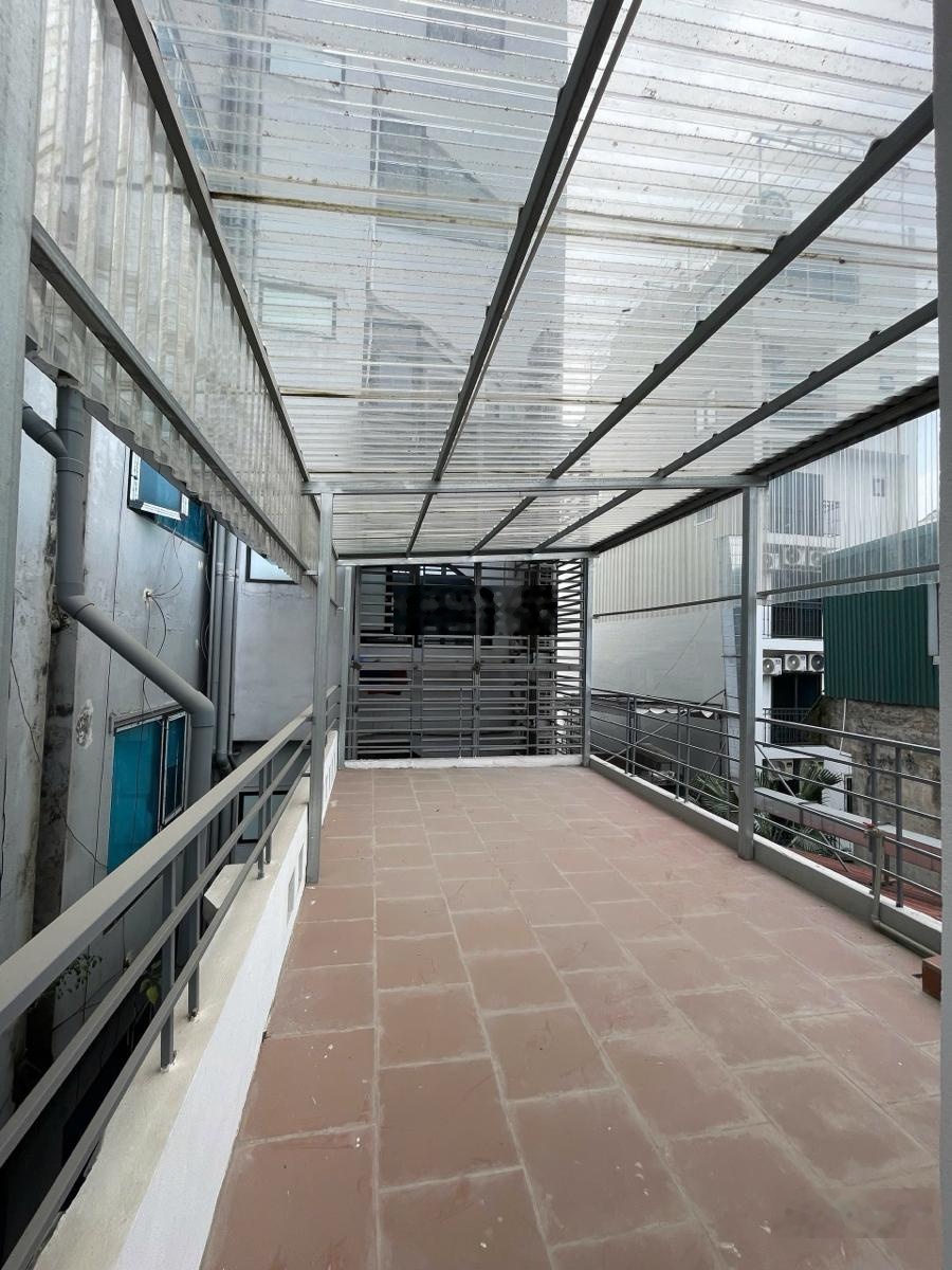 Bán nhà gần hồ Hoàng Cầu-Đống Đa, DT: 45m2 x5T, oto đỗ cửa, giá 15.8tỷ.