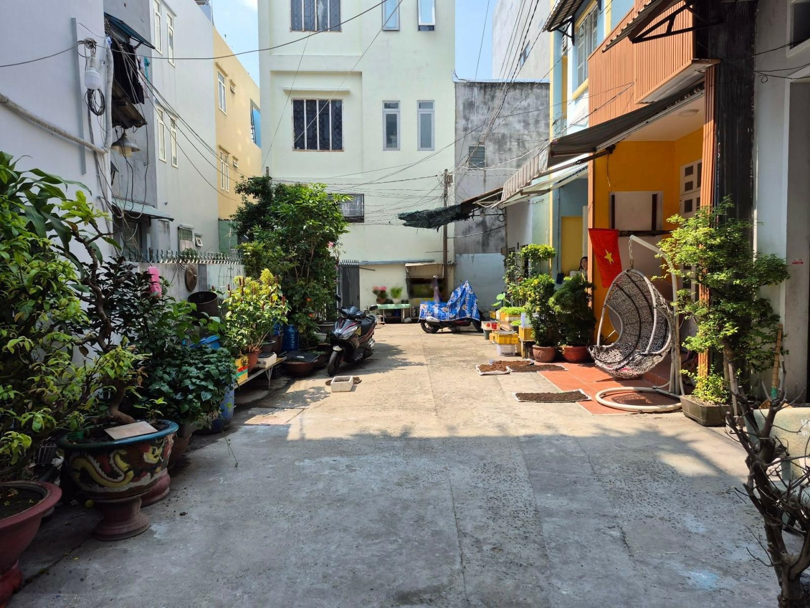 Nhà Tân Sơn Nhì Tân Phú Đường 6m gần sân bay Tân Sơn Nhất 5 phút, gần đại học Công Thương sổ hồng