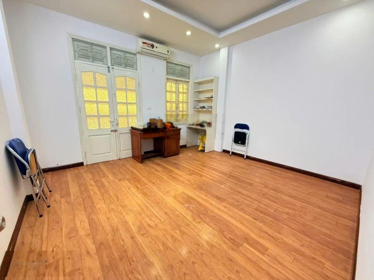 Chính chủ cho thuê nhà Nguyễn Chánh, Trung Kính, Mạc Thái Tổ 65m2 x 5t, giá 25tr/ tháng.
